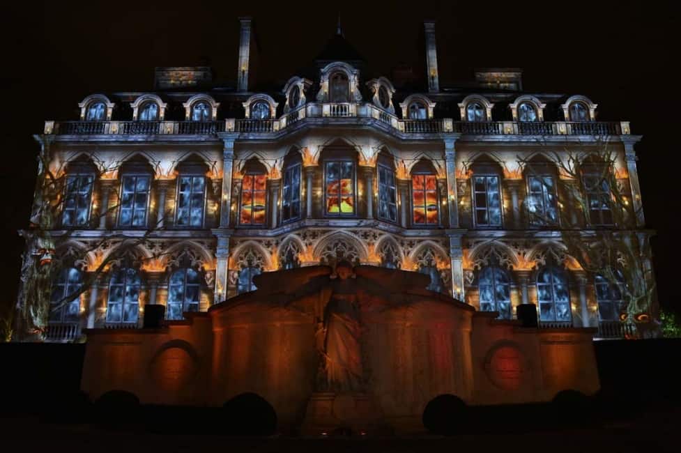 The illuminated facade of Epernay's Hotel de Ville during the Habits de Lumière