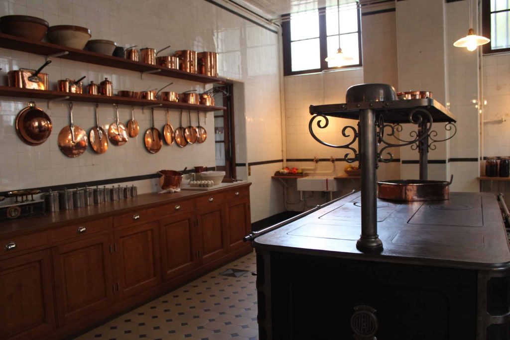 A photo of the kitchens of the Musée Nissim de Camondo.